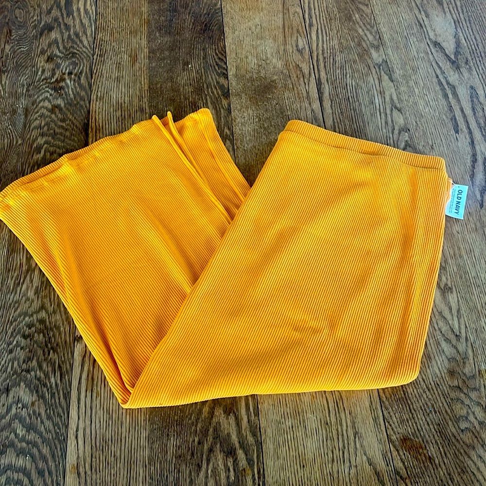 NWT Ribbed MIDI Skirt